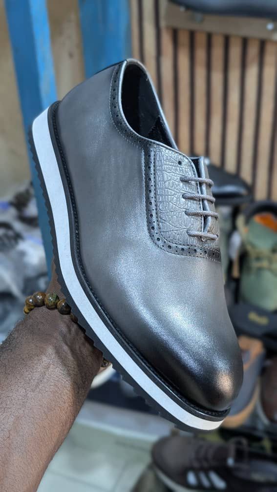 Casual leather shoes, low heel