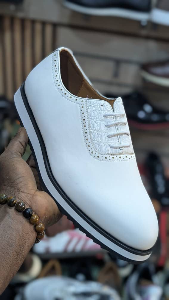 Casual leather shoes, low heel